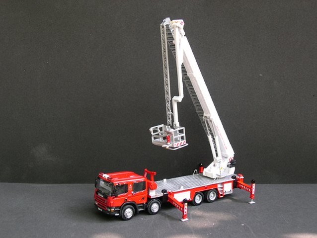 Bronto1-76.jpg